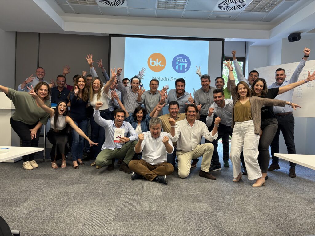 Formación comercial efectiva del Método Sell It® con equipo de ventas en acción